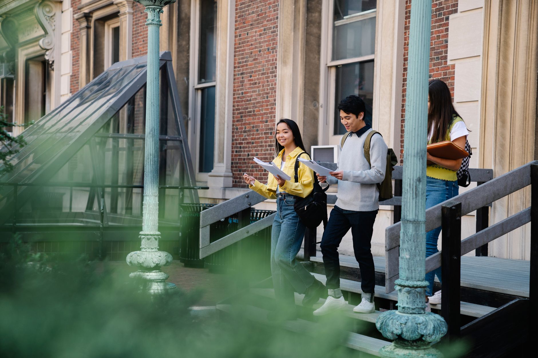 2026英国留学中介排名怎么用?5维测评+11所大学真实录取复盘