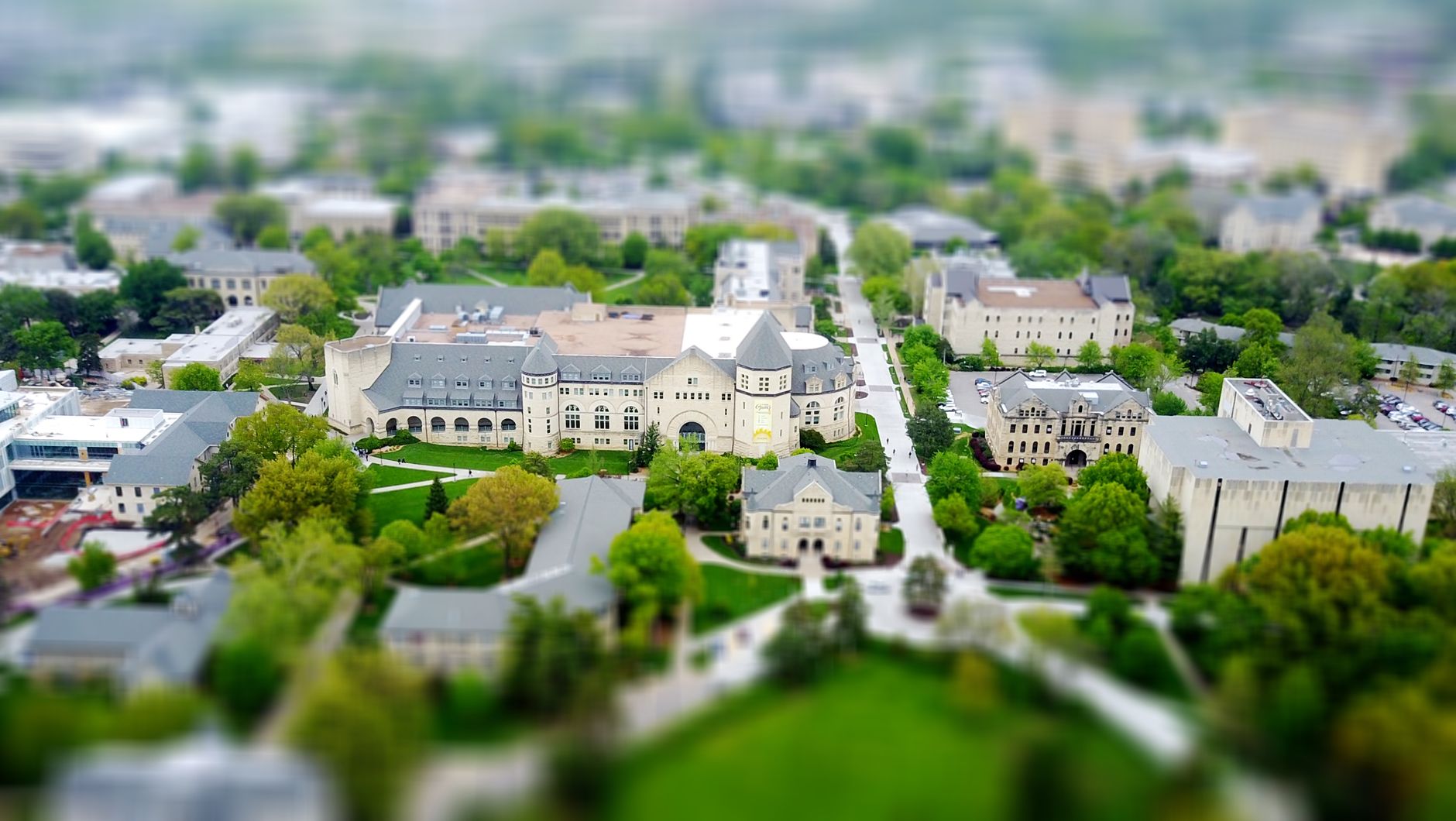 萨里大学 admission requirements
