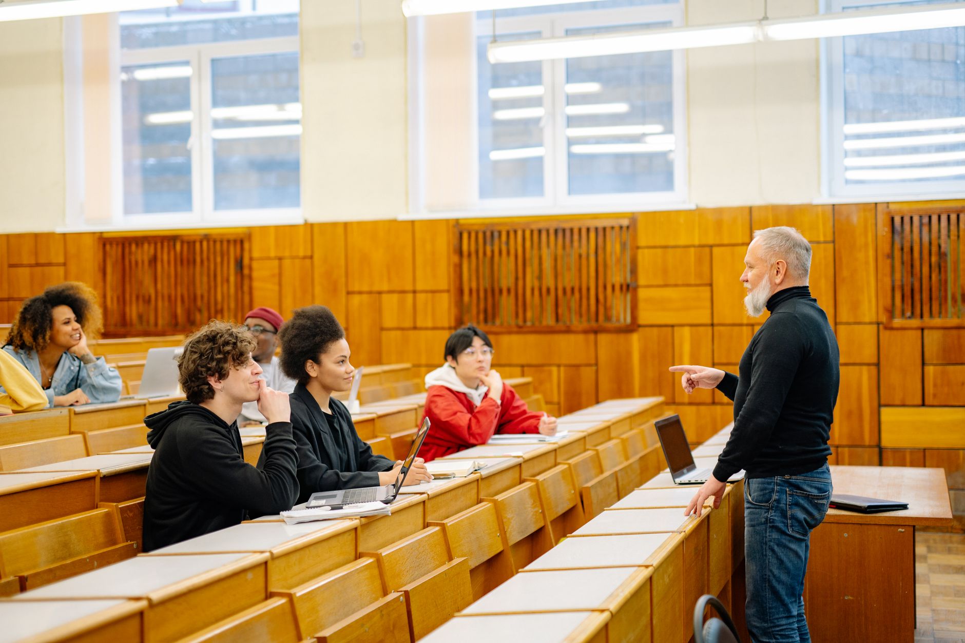 约克大学 2026 申请指南:录取要求、费用与排名全解读